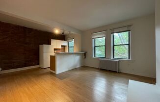 2 beds, 1 bath, 792 sqft, $1,799, Unit 235 Lehigh Ave. #3