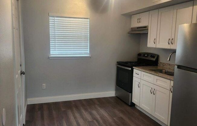 2 beds, 1 bath, 645 sqft, $1,026, Unit 180-D