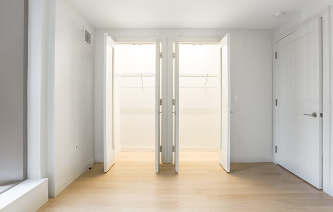 1 bed, 1 bath, 696 sqft, $5,375, Unit 707