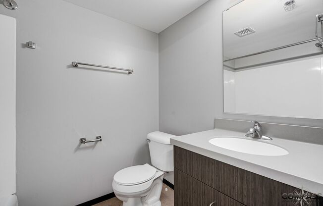 Studio, 1 bath, 330 sqft, $950, Unit 108