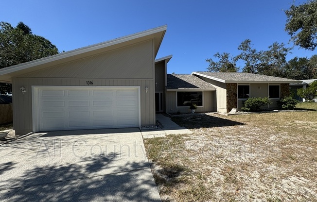 1316 ROLLINGWOOD CT