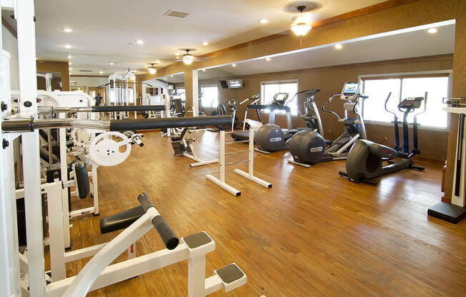 Apartments SLC with Fully-Equipped Fitness Center