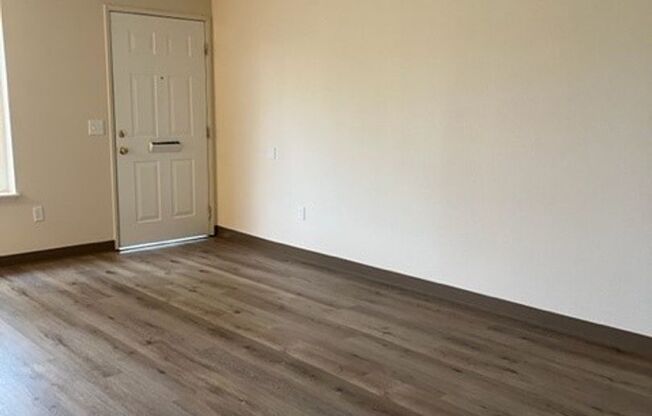 2 beds, 1 bath, 900 sqft, $1,225