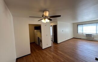 1 bed, 1 bath, $890, Unit 02