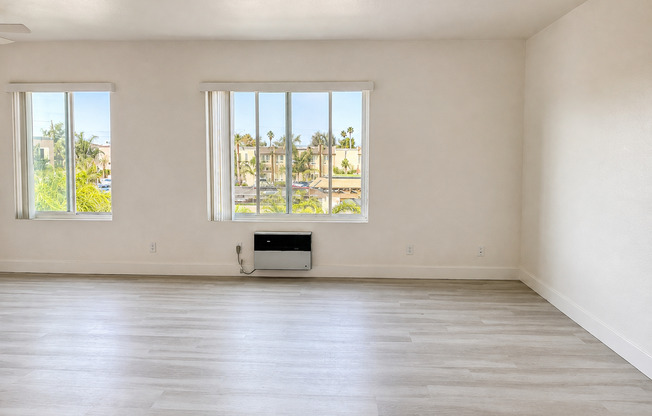 2 beds, 1 bath, 850 sqft, $2,395, Unit 743-66