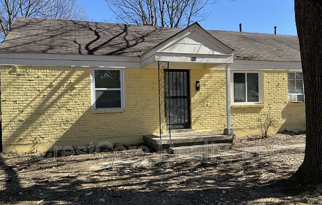 844 LEON PL