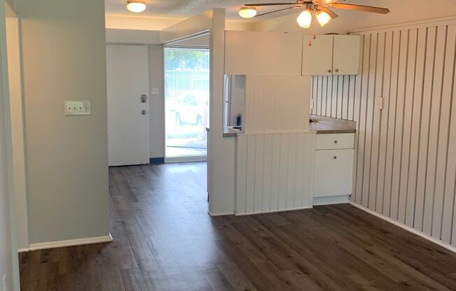 2 beds, 1 bath, 764 sqft, $900, Unit 57C