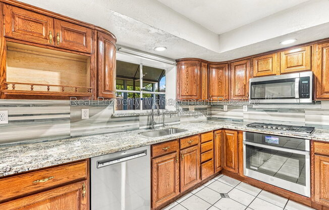 10027 GLENKIRK DR