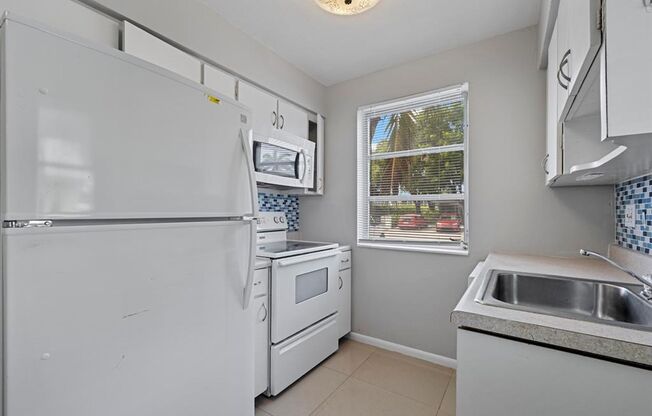 2130 NE 42 Ct Lighthouse Point, FL 33064