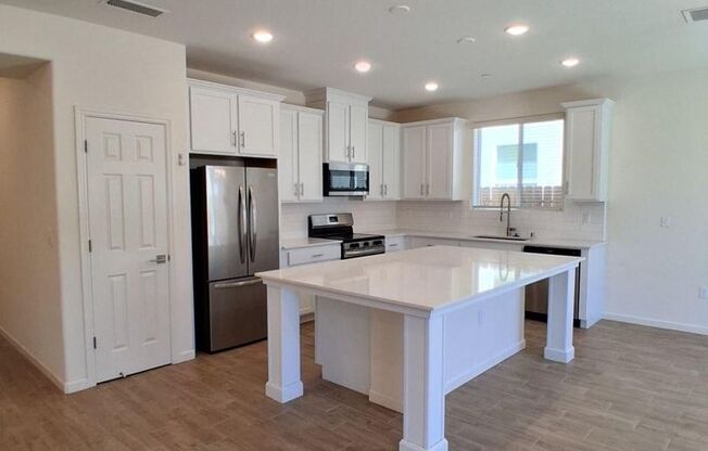 Solar Included! Spacious Single-Story Fresno Home with Den & 2-Car Garage!