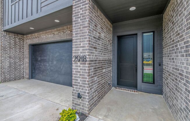 Brand new 4/4.5 Townhome