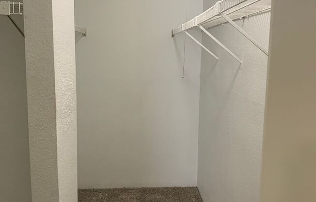 1 bed, 1 bath, 703 sqft, $875, Unit 1911
