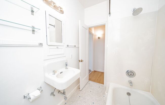 Studio, 1 bath, $1,495, Unit 302