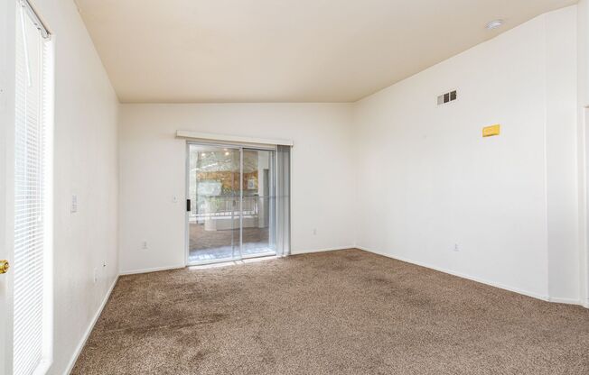 2 beds, 2 baths, $1,250, Unit Bldg KK