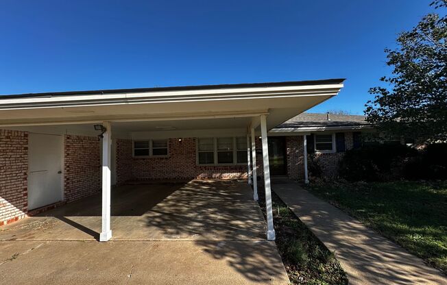 Three bedroom in central Lubbock