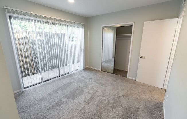 2 beds, 1.5 baths, 1,095 sqft, $3,098, Unit 304