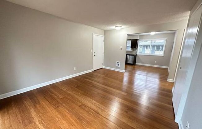 2 beds, 1 bath, $1,650, Unit 12