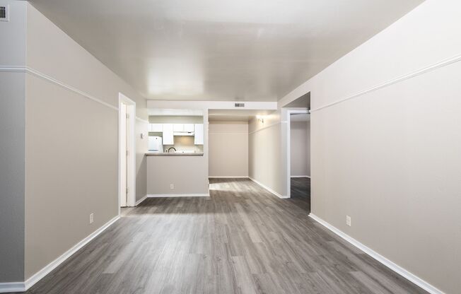 2 beds, 1 bath, 825 sqft, $959, Unit 3819 Jones St #101