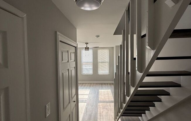 2 beds, 1.5 baths, $2,700, Unit 306