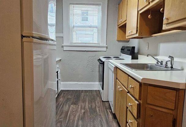 1 bed, 1 bath, 850 sqft, $1,099, Unit 11
