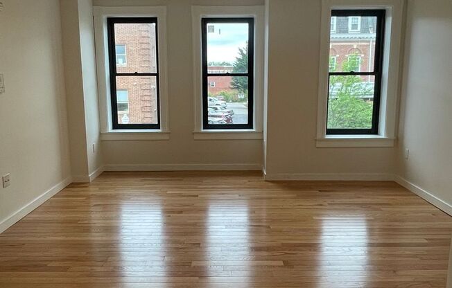 2 beds, 2 baths, 7 sqft, $1,995, Unit 2D