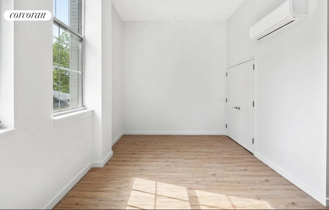 Studio, 1 bath, 550 sqft, $3,250, Unit 1J