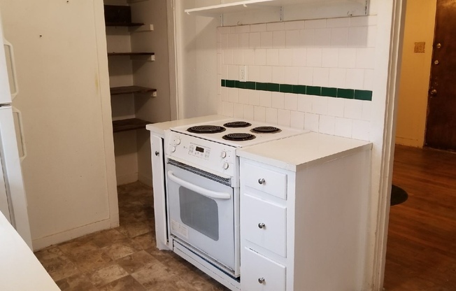 Pre-Leasing - 1 bed 1 bath Near Texas Tech!