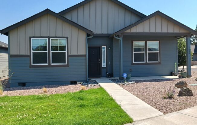 Beautiful 2-Bedroom Home located in Redmond Oregon.
