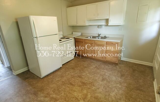 2 beds, 1 bath, $695, Unit 2326-C