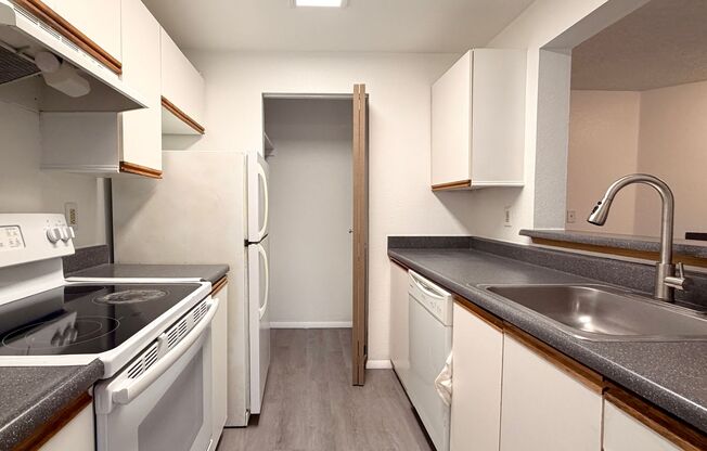 1 bed, 1 bath, 674 sqft, $1,515, Unit N104