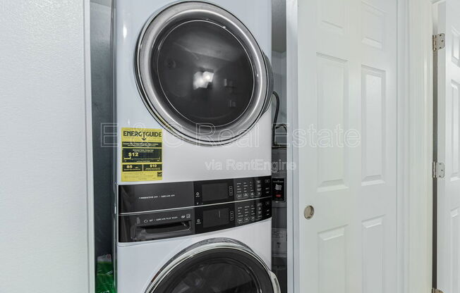 2 beds, 2 baths, 934 sqft, $1,649, Unit 117