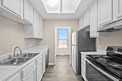 3 beds, 2.5 baths, 1,385 sqft, $1,499