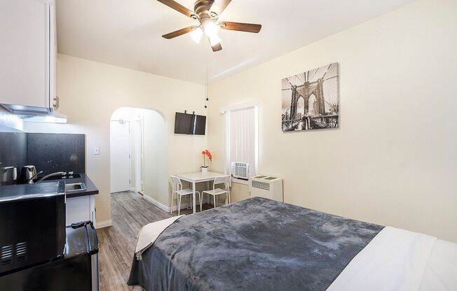 Studio, 1 bath, 277 sqft, $1,145, Unit 222