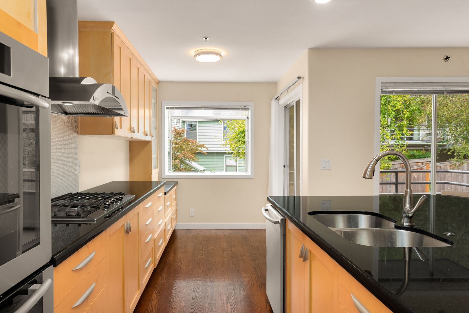 3 bedroom townhome in perfect location in heart of Kirkland!