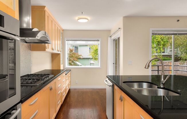 3 bedroom townhome in perfect location in heart of Kirkland!