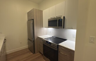 1077 COMMONWEALTH AVE