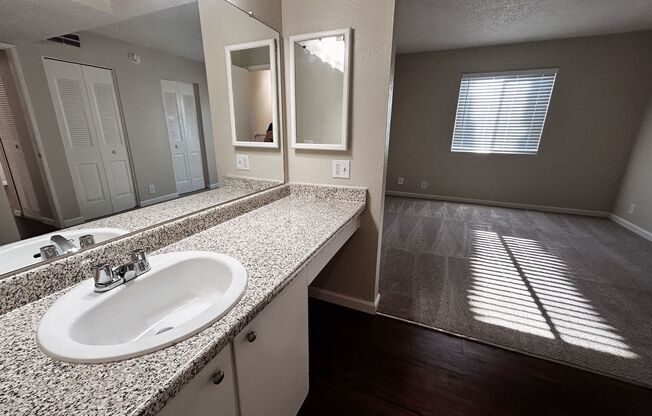 1 bed, 1 bath, 660 sqft, $1,505, Unit 81