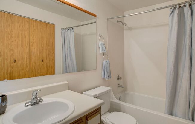 2 beds, 1 bath, 819 sqft, $1,935, Unit B203