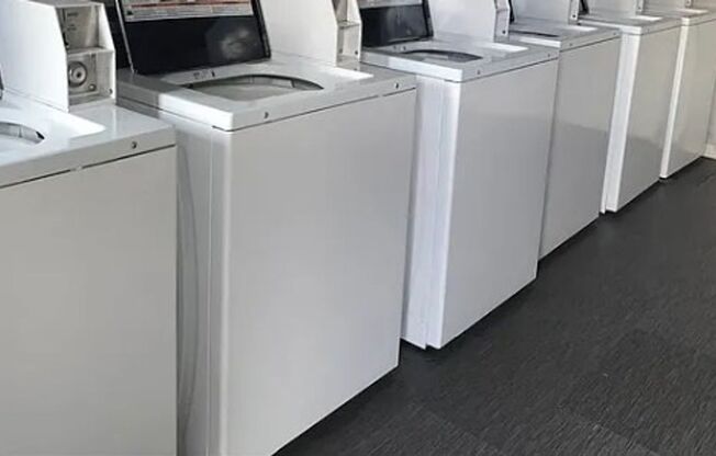 1 bed, 1 bath, 530 sqft, $1,050, Unit 227