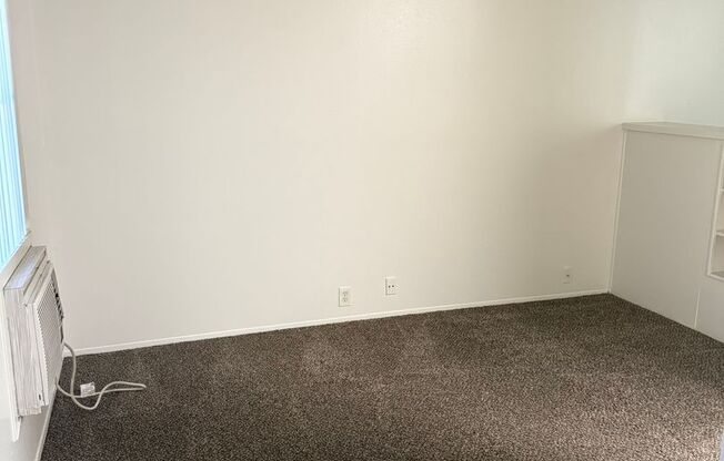 Studio, 1 bath, $995, Unit 04