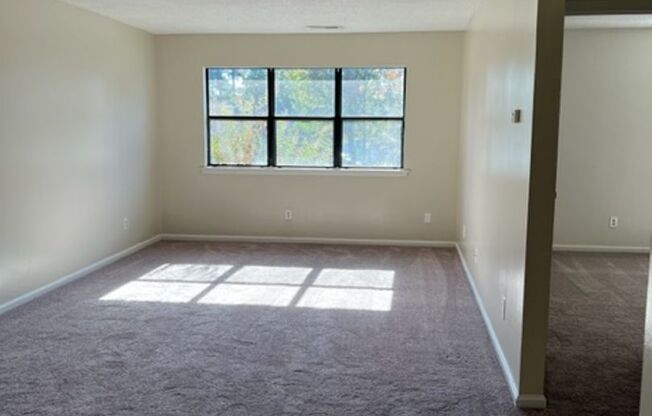 2 beds, 1 bath, 940 sqft, $1,125, Unit 171J