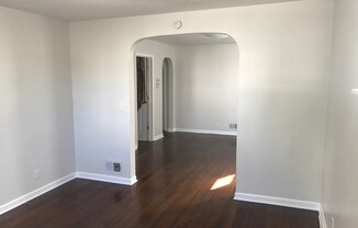 2 beds, 1 bath, $1,100