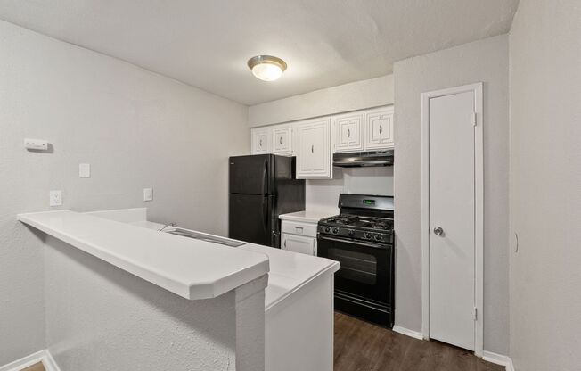 2 beds, 2 baths, 982 sqft, $799, Unit 151