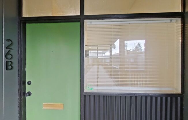 2 beds, 1 bath, 647 sqft, $1,660, Unit 26B