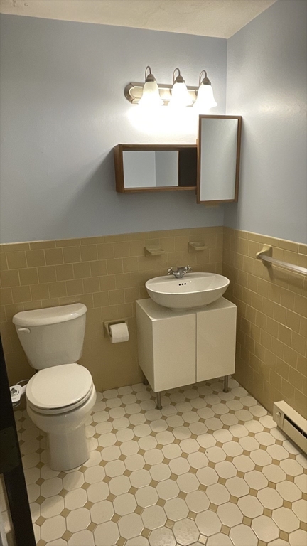 2 beds, 2 baths, 1,093 sqft, $2,400, Unit 613