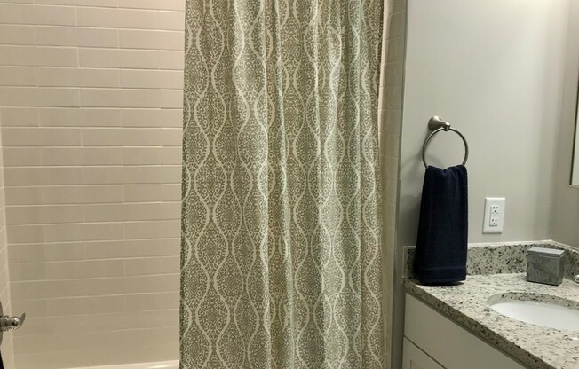 2 beds, 1 bath, 950 sqft, $1,495, Unit 145606R