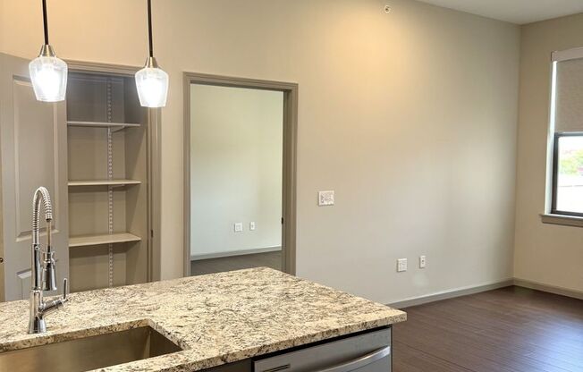 2 beds, 2 baths, 920 sqft, $2,050, Unit 507
