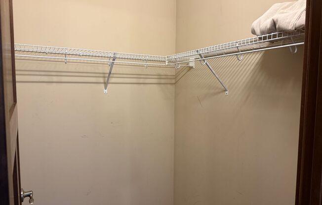 3 beds, 2 baths, $3,099, Unit #707