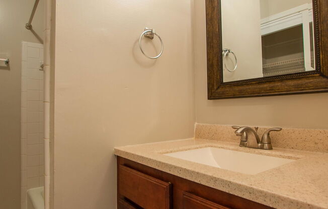 2 beds, 1.5 baths, 850 sqft, $1,650, Unit C3