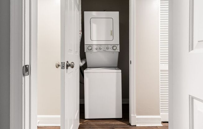 2 beds, 2 baths, 810 sqft, $1,250, Unit 135